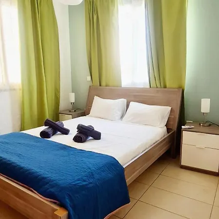 Crystal Aptmnt Next To The Апартаменты *