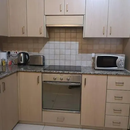 Crystal Aptmnt Next To The Lägenhet Protaras